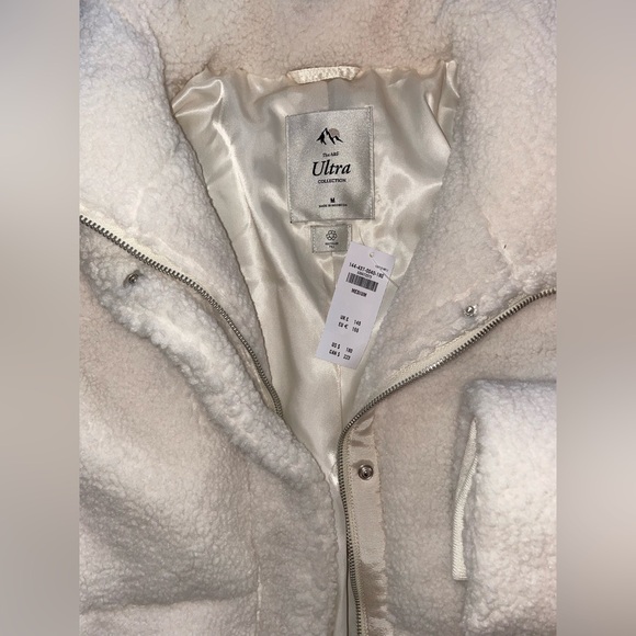 Abercrombie ultra mini puffer
NWT
Size M - Picture 4 of 4